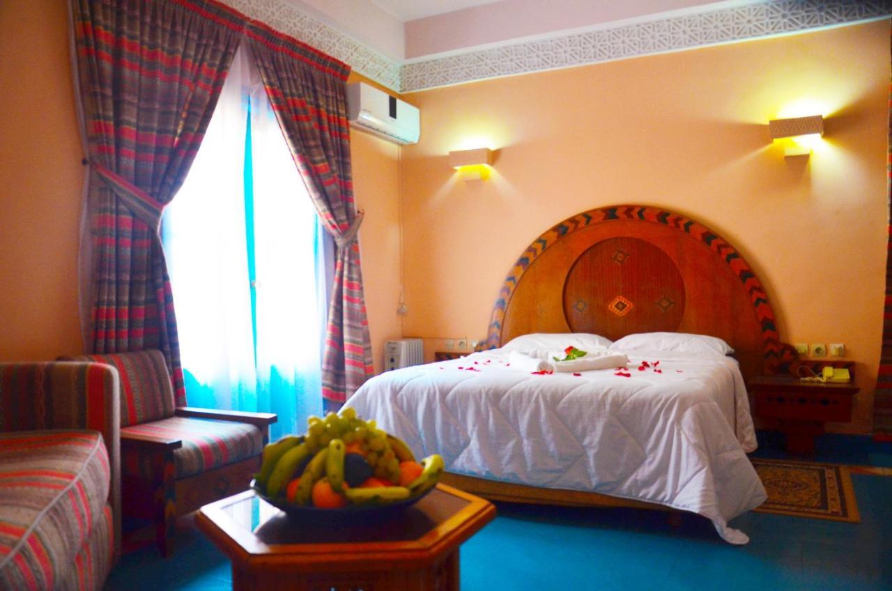 Hotel Auberge Du Littoral Аурир Экстерьер фото