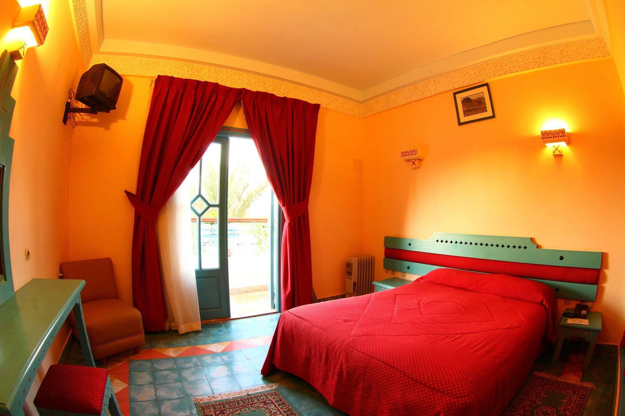 Hotel Auberge Du Littoral Аурир Экстерьер фото