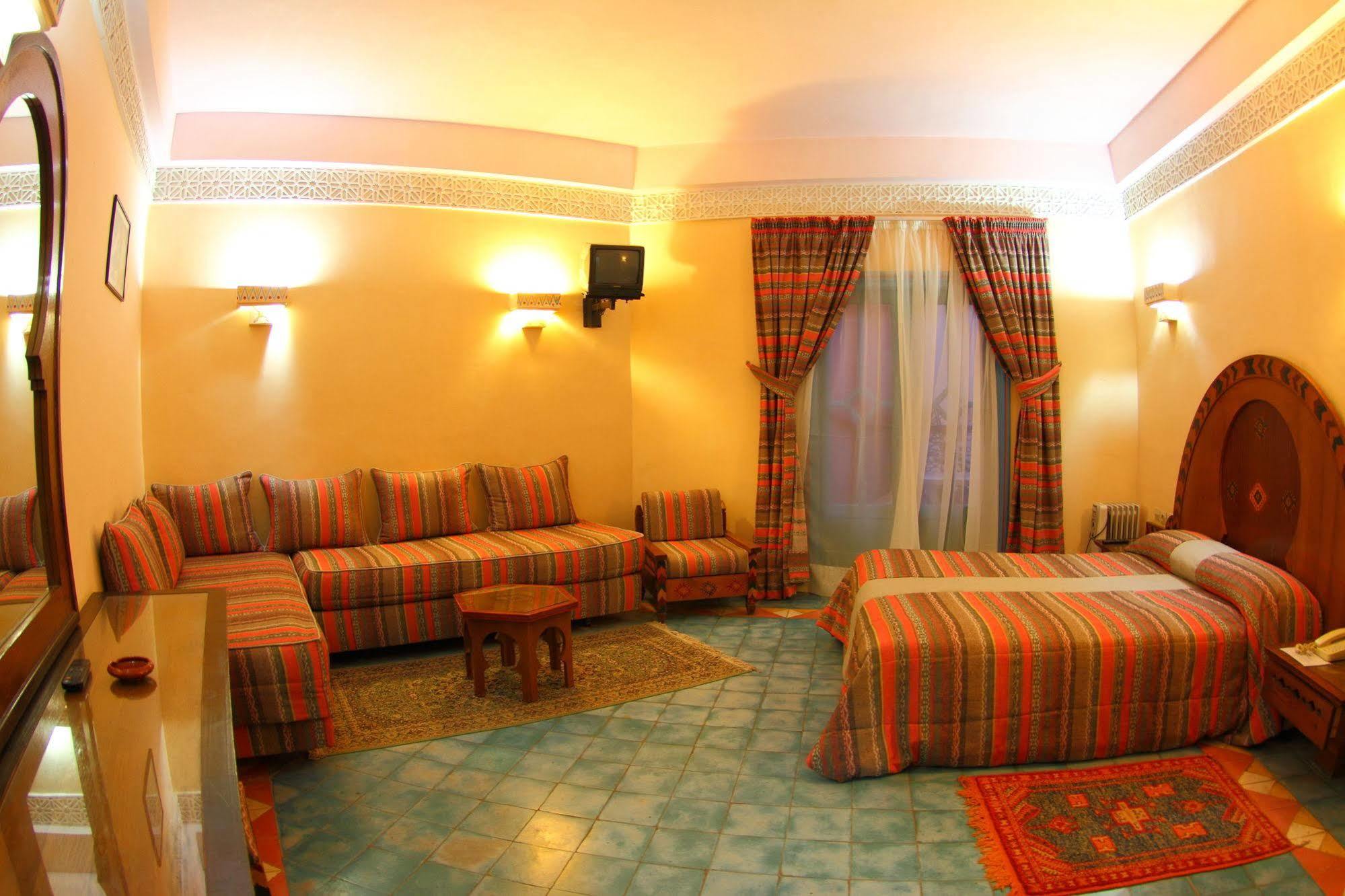 Hotel Auberge Du Littoral Аурир Экстерьер фото